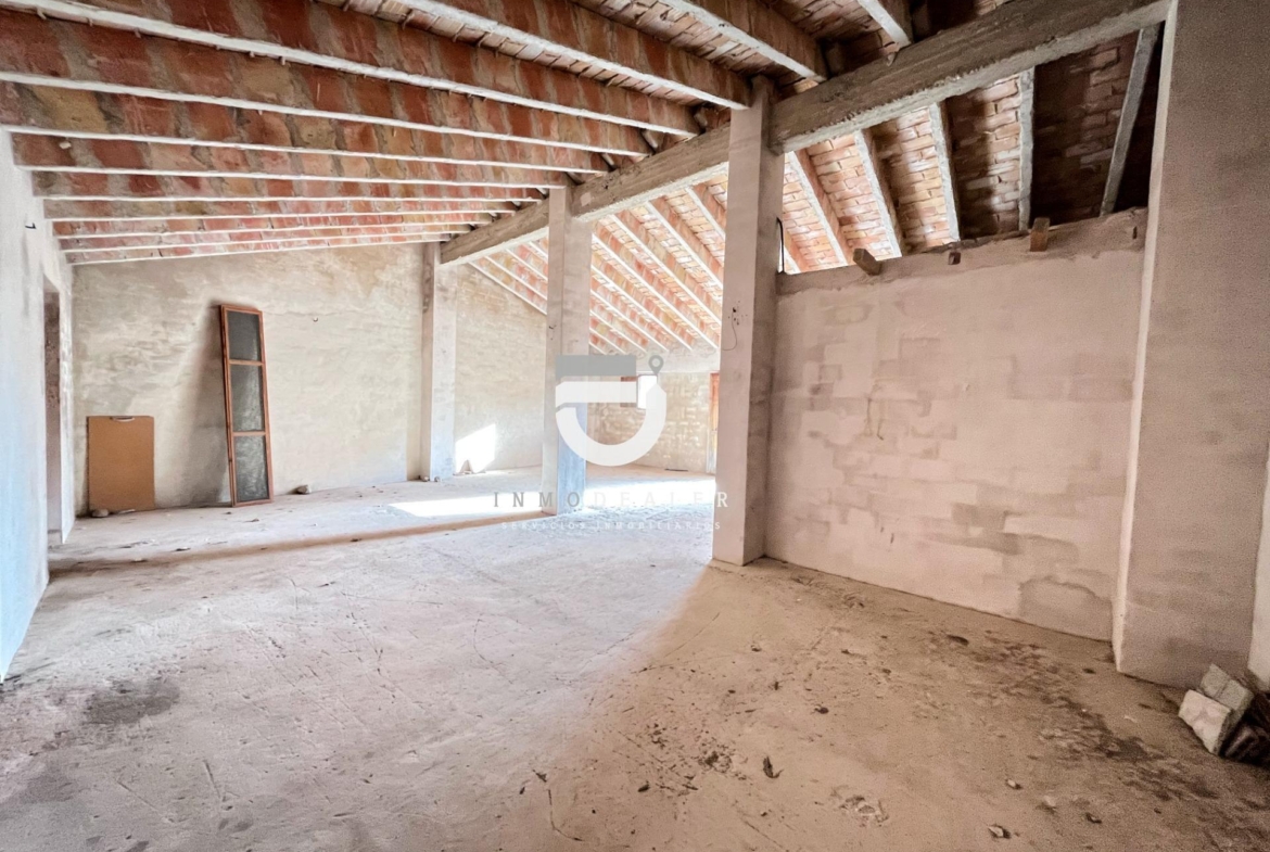 CASA SEÑORIAL EN PEGO