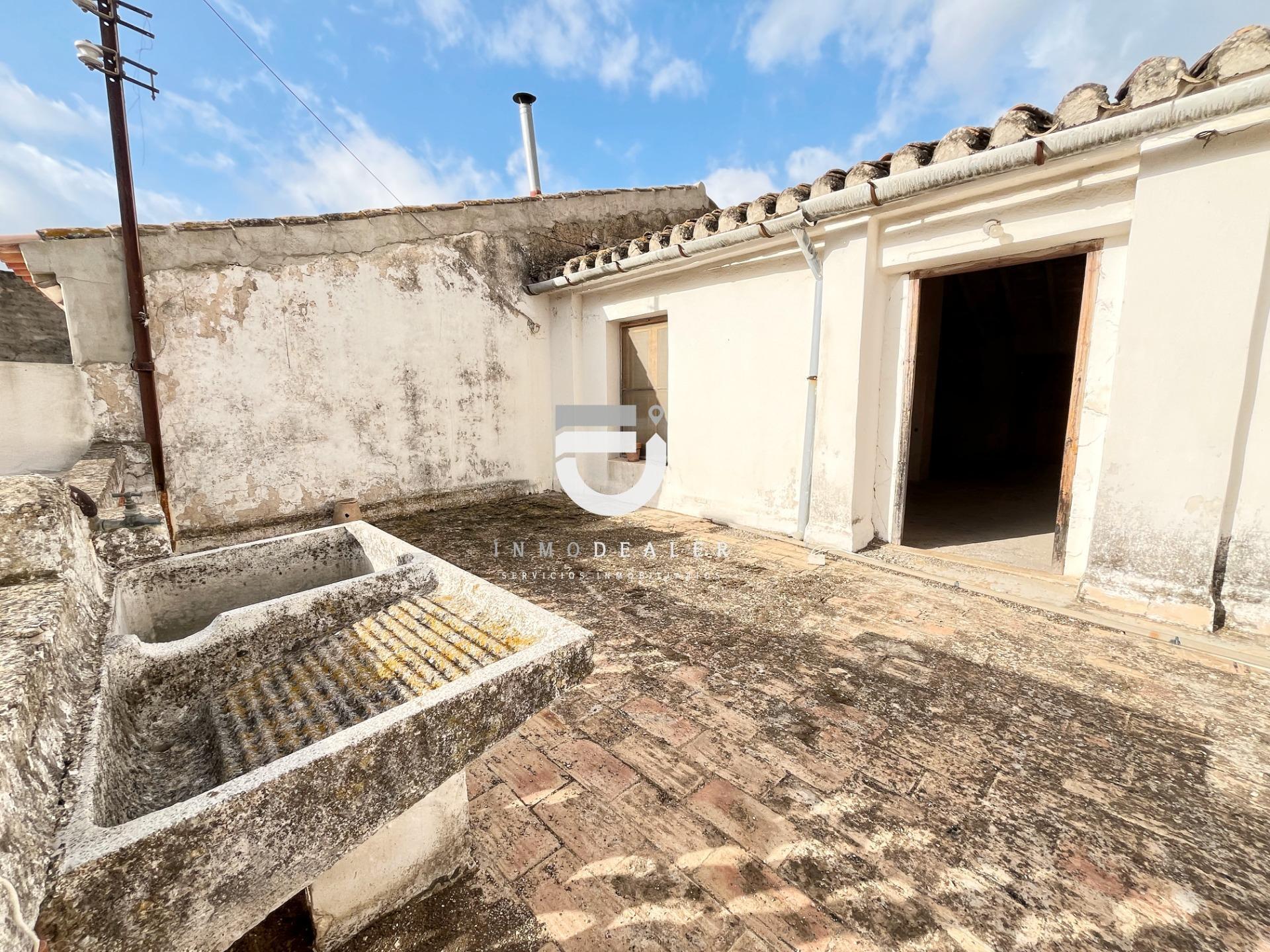 CASA SEÑORIAL EN PEGO