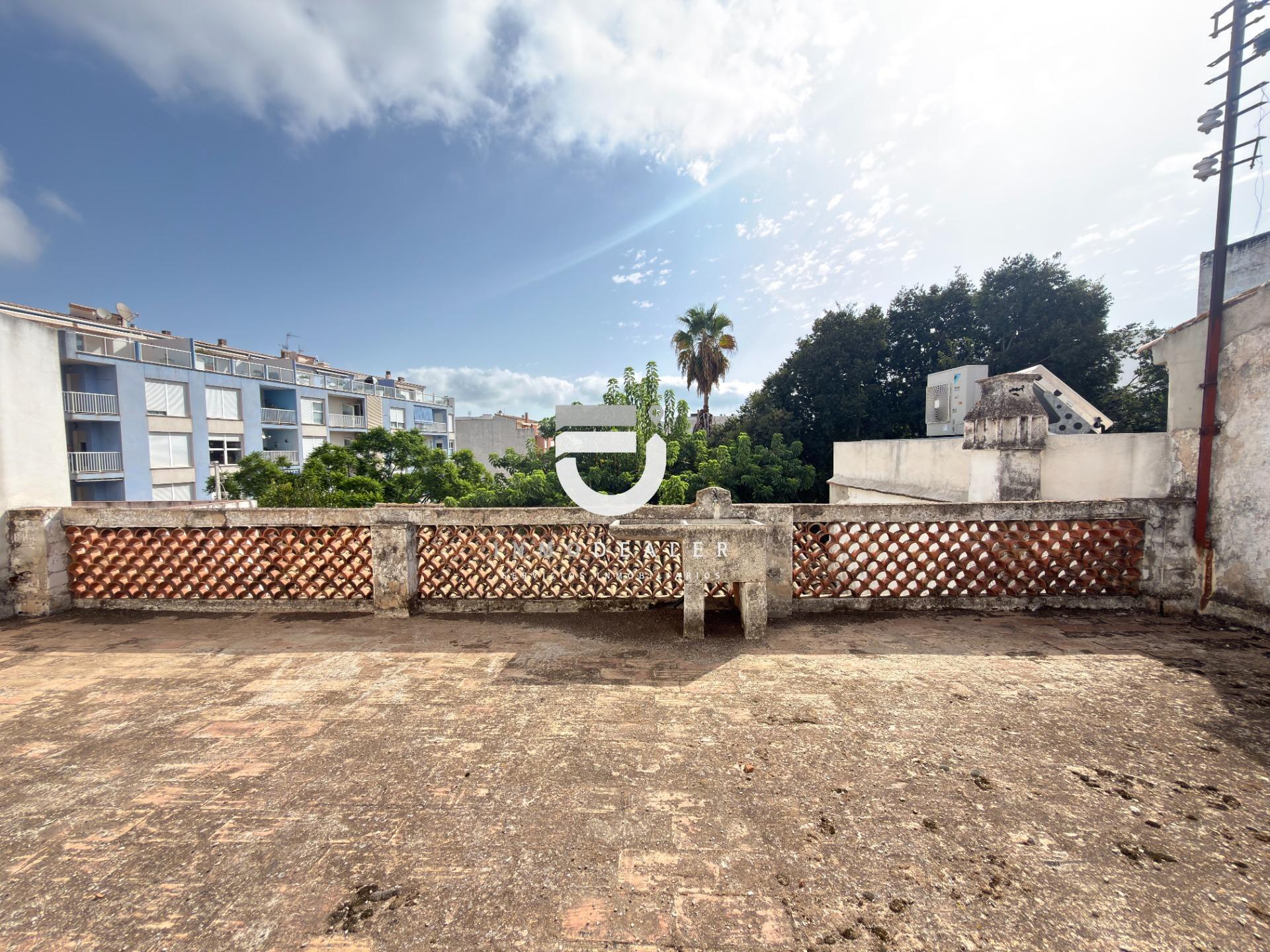 CASA SEÑORIAL EN PEGO
