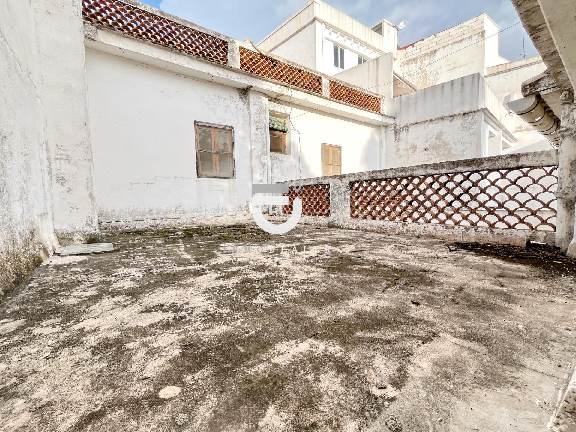 CASA SEÑORIAL EN PEGO