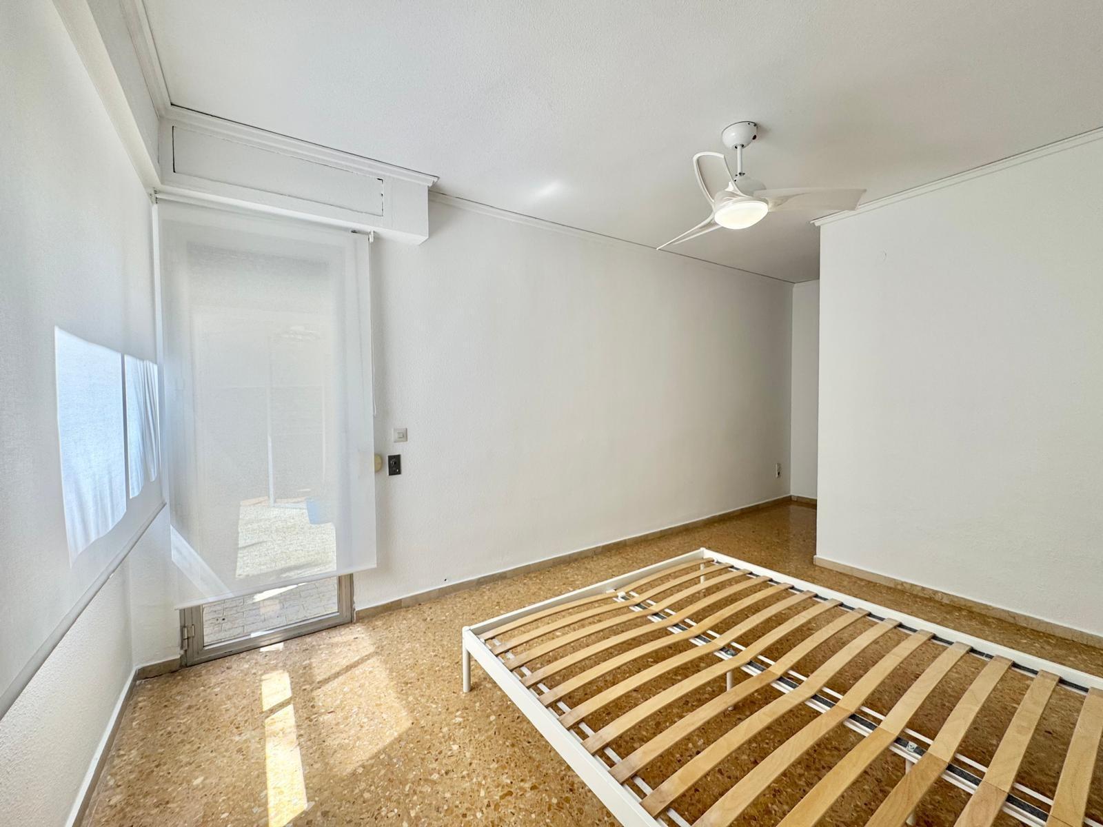 Alquiler en Gandía, zona Paseo Germanías — 950 €/mes
