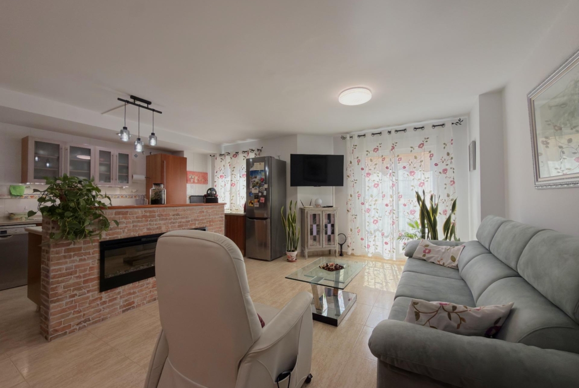 EXCLUSIVO DÚPLEX EN UNA DE LAS MEJORES ZONAS DE GANDÍA CON GARAJE, TRASTERO Y ESPECTACULAR TERRAZA