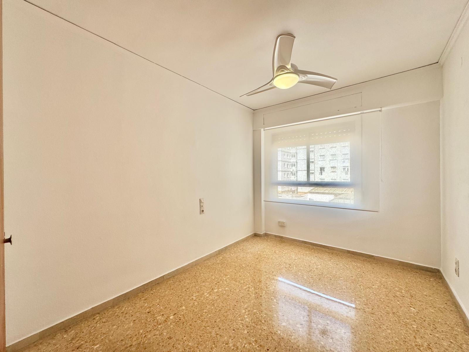 Alquiler en Gandía, zona Paseo Germanías — 950 €/mes