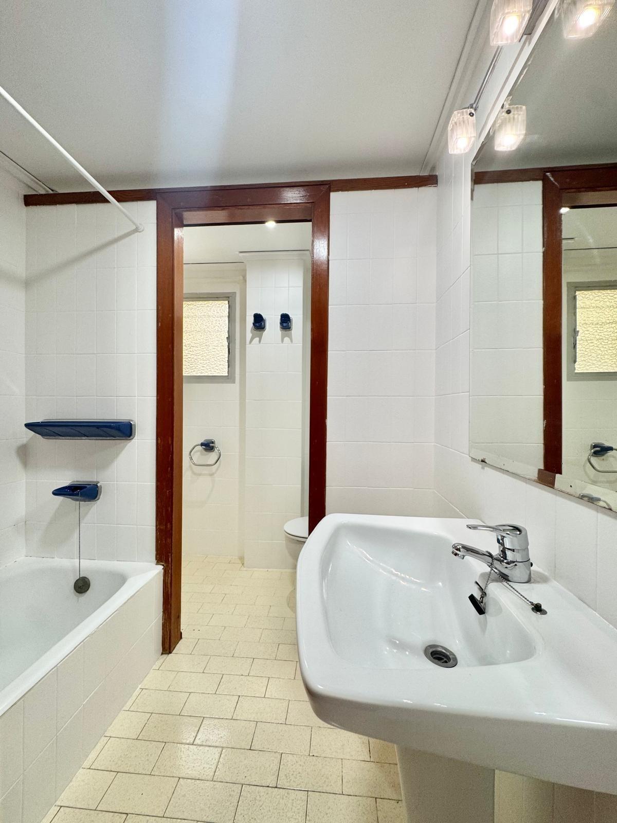 Alquiler en Gandía, zona Paseo Germanías — 950 €/mes