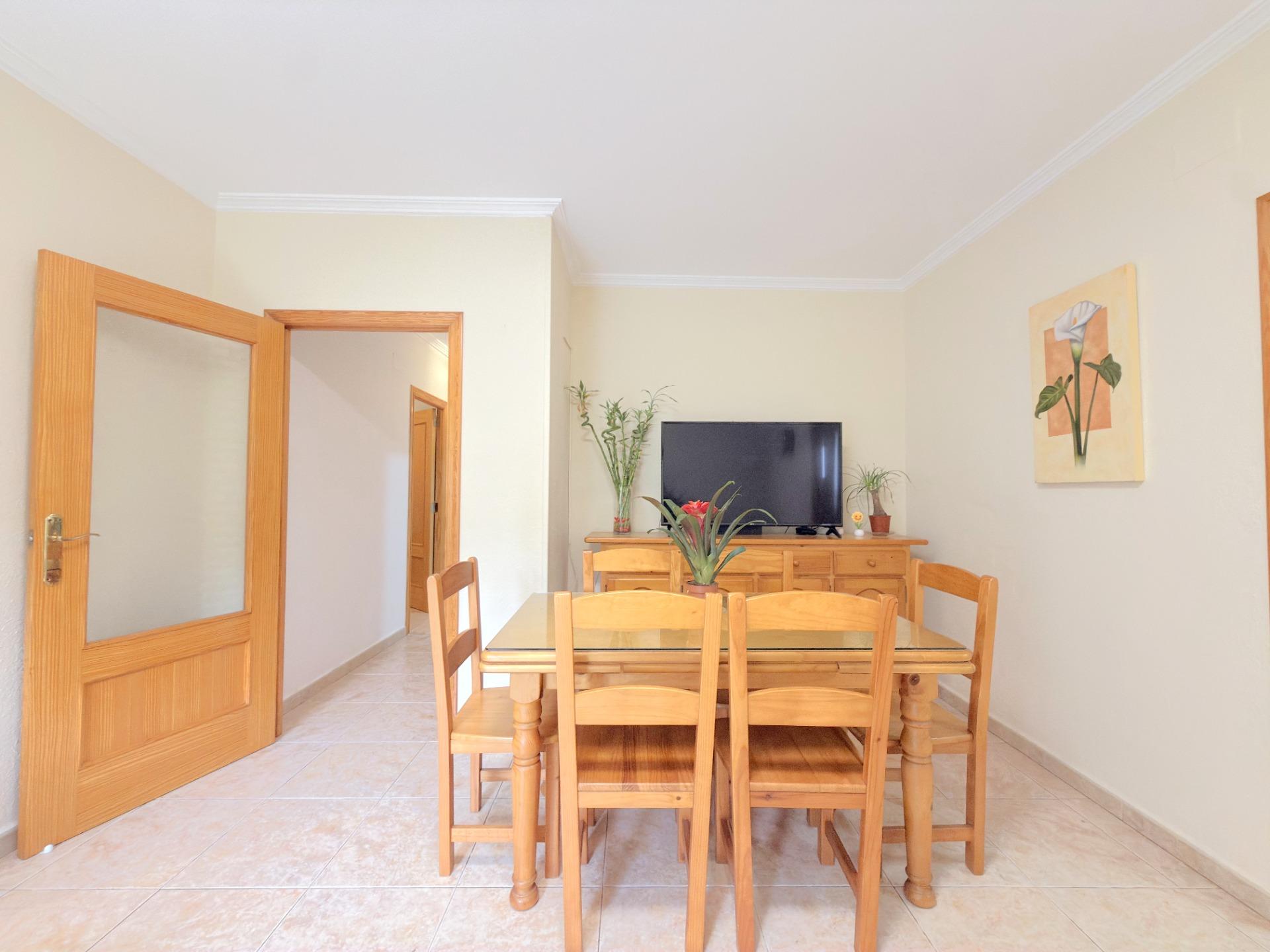 Casa reformada con gran patio y dos plantas diáfanas en Benicolet