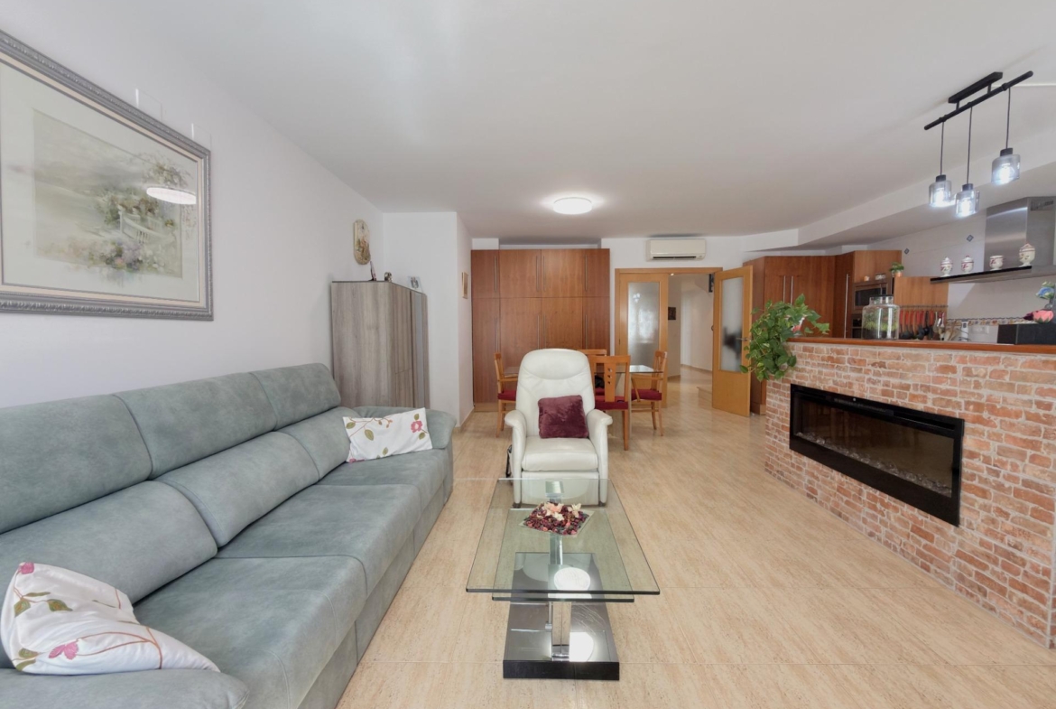 EXCLUSIVO DÚPLEX EN UNA DE LAS MEJORES ZONAS DE GANDÍA CON GARAJE, TRASTERO Y ESPECTACULAR TERRAZA