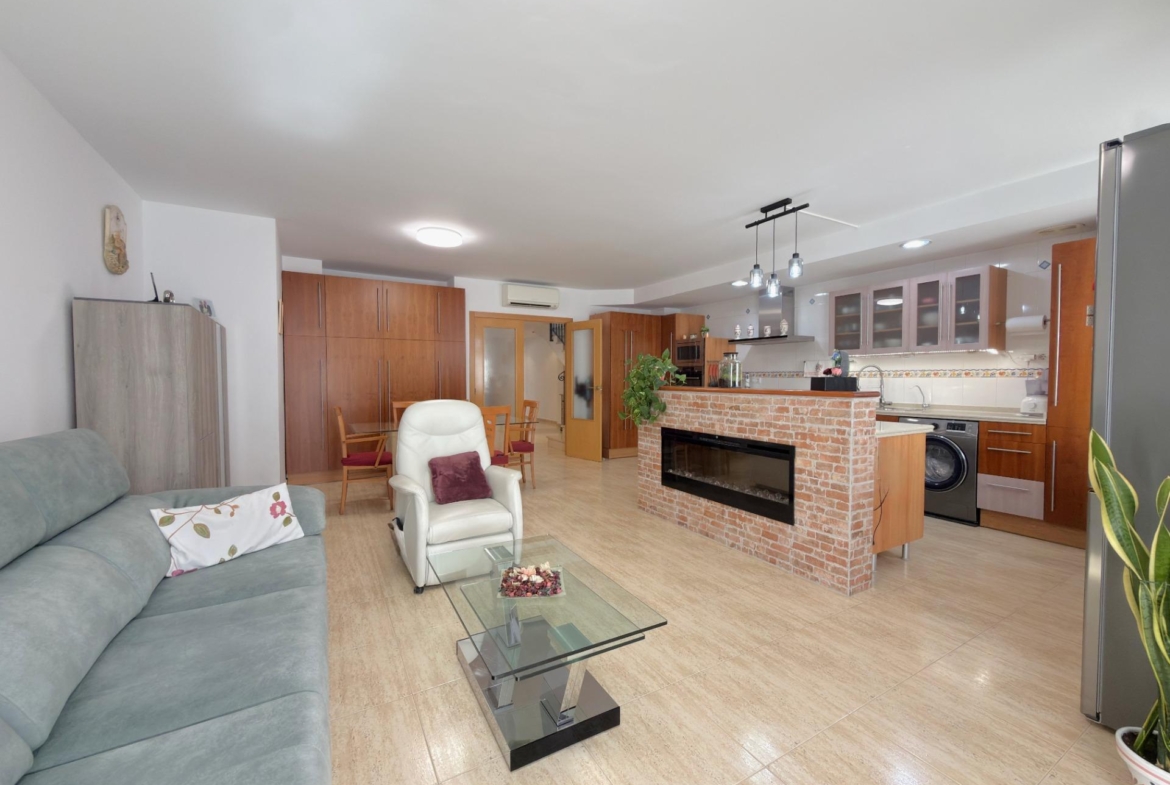EXCLUSIVO DÚPLEX EN UNA DE LAS MEJORES ZONAS DE GANDÍA CON GARAJE, TRASTERO Y ESPECTACULAR TERRAZA