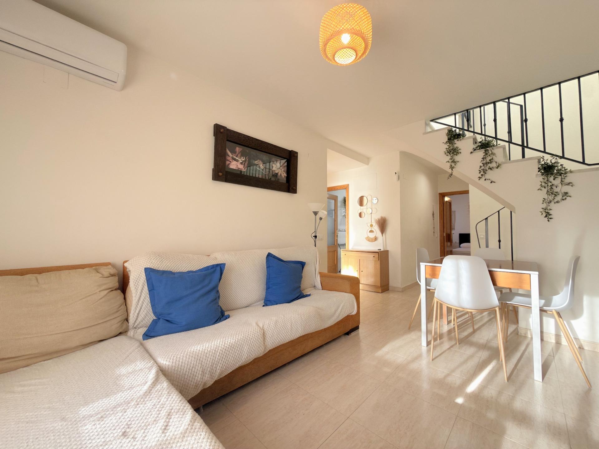 Dúplex en la playa de Gandía con terraza privada, garaje y licencia turística