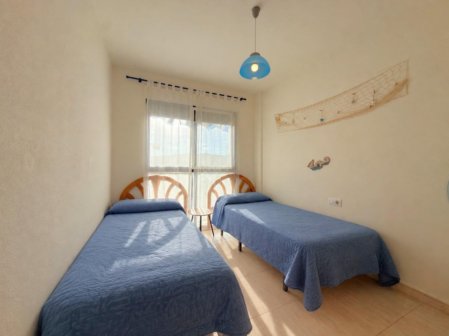 Dúplex en la playa de Gandía con terraza privada, garaje y licencia turística