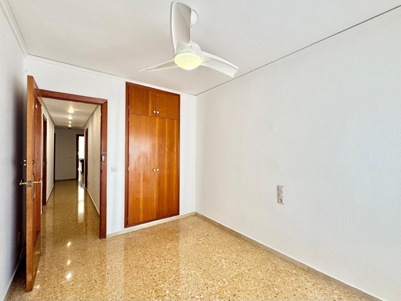 Alquiler en Gandía, zona Paseo Germanías — 950 €/mes