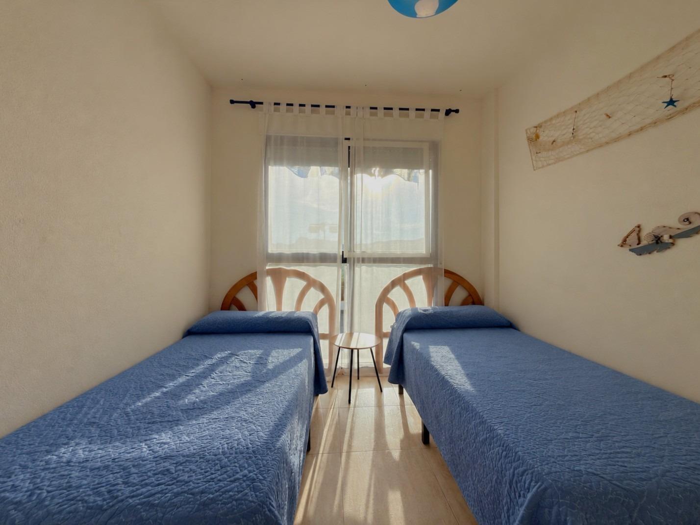Dúplex en la playa de Gandía con terraza privada, garaje y licencia turística