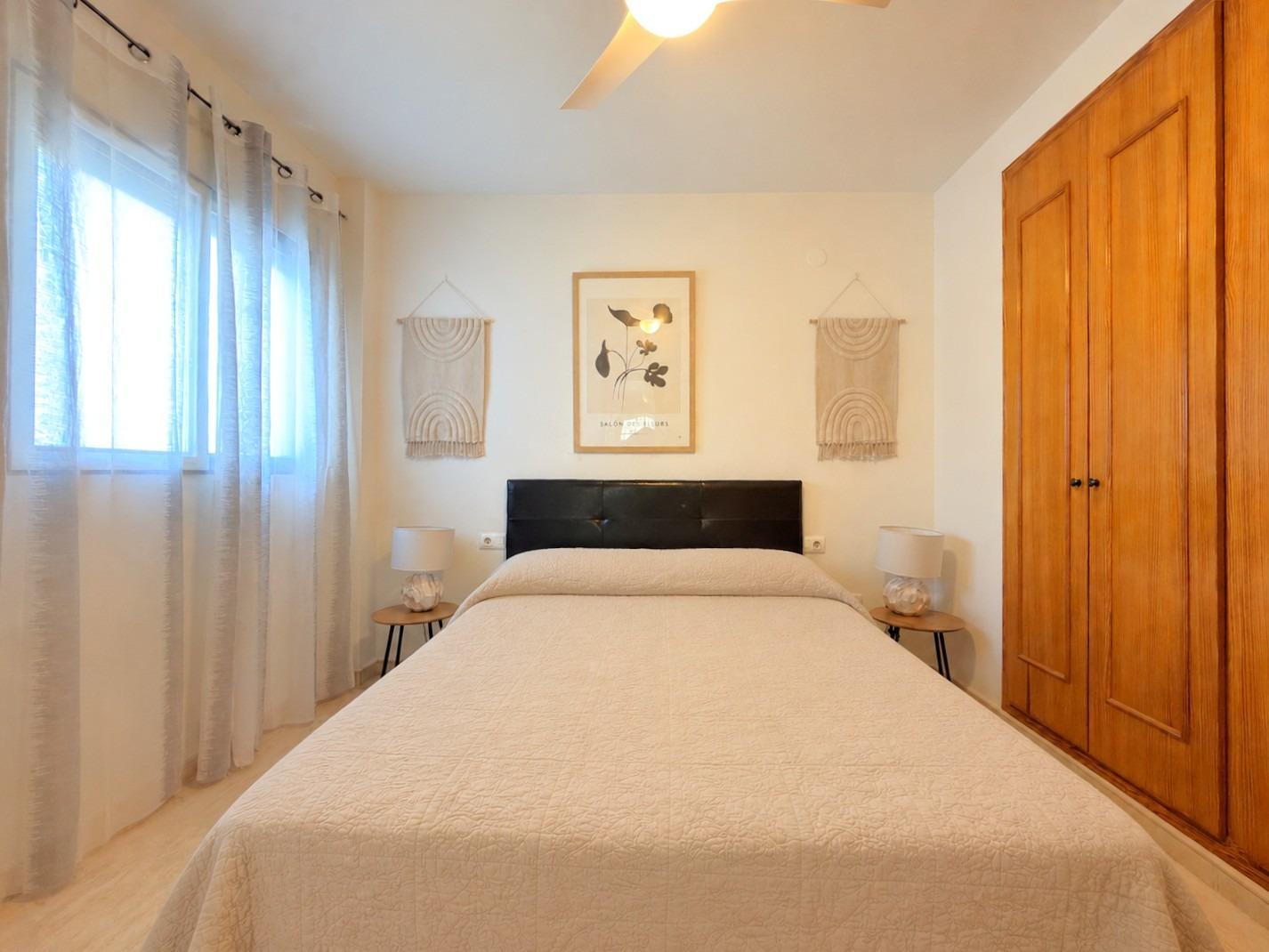 Dúplex en la playa de Gandía con terraza privada, garaje y licencia turística