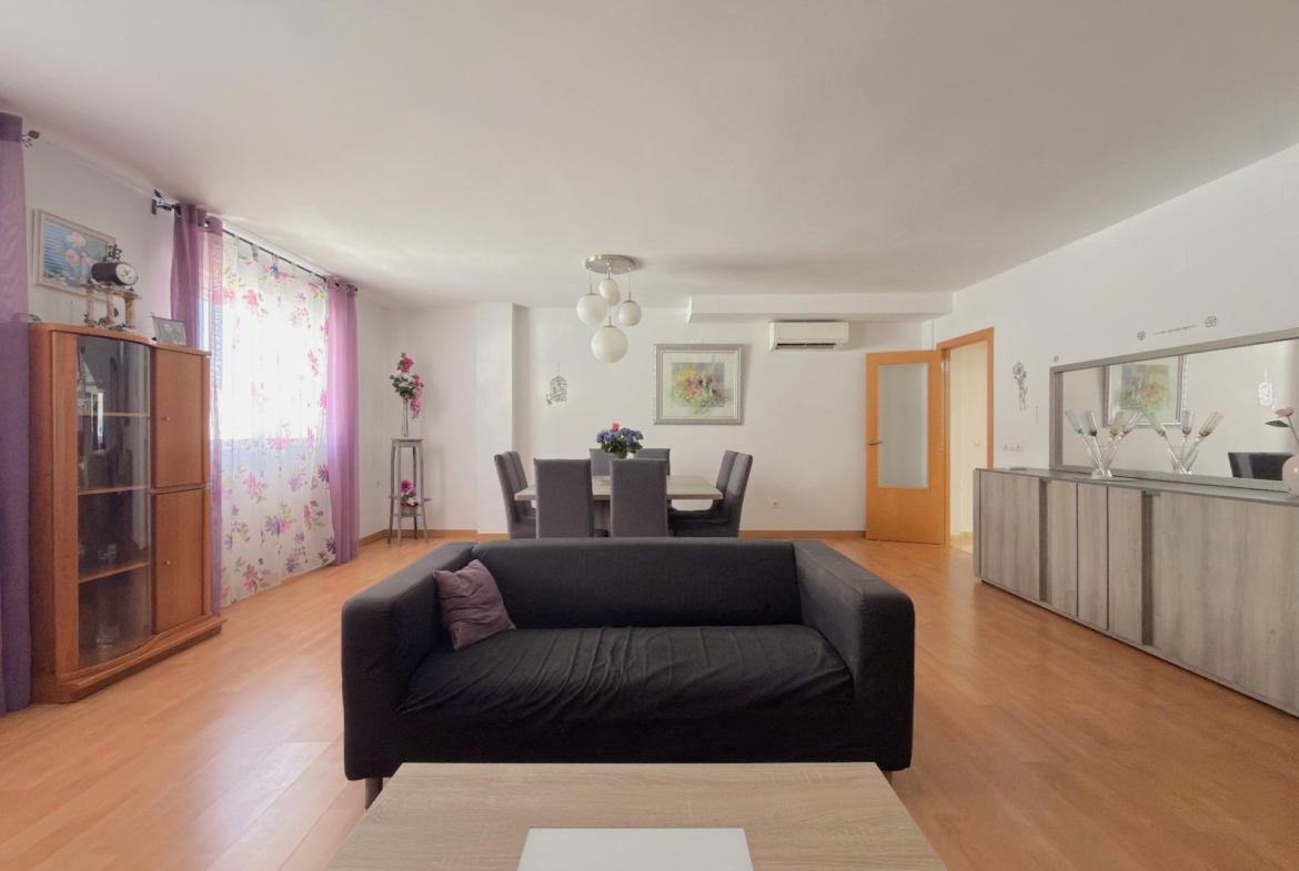 EXCLUSIVO DÚPLEX EN UNA DE LAS MEJORES ZONAS DE GANDÍA CON GARAJE, TRASTERO Y ESPECTACULAR TERRAZA