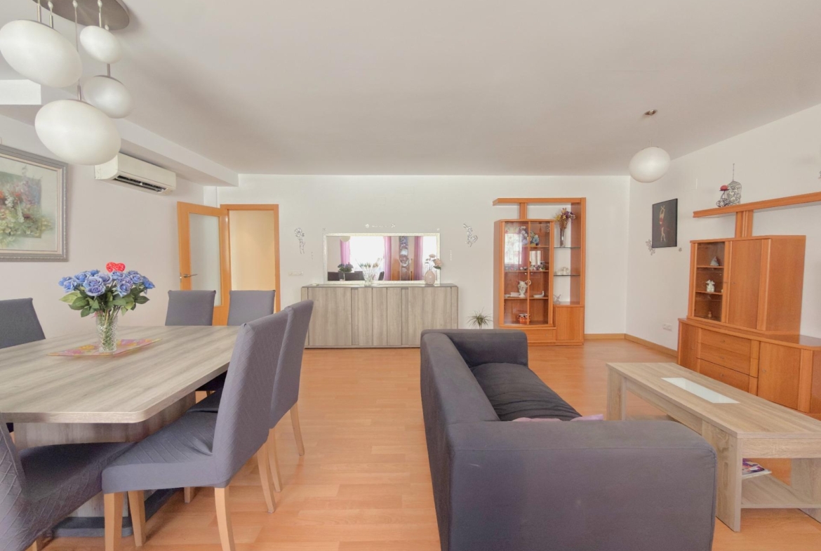 EXCLUSIVO DÚPLEX EN UNA DE LAS MEJORES ZONAS DE GANDÍA CON GARAJE, TRASTERO Y ESPECTACULAR TERRAZA