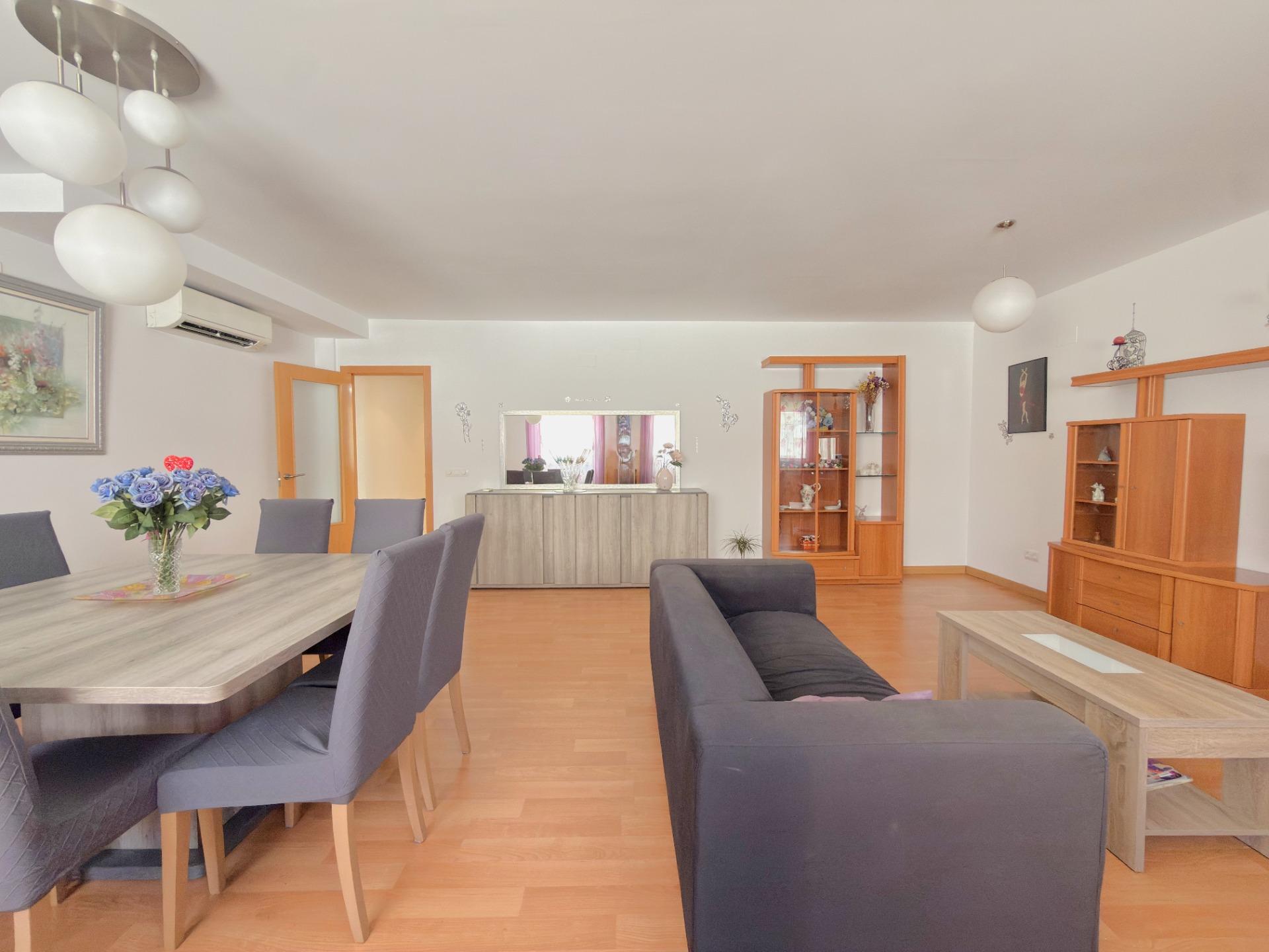 EXCLUSIVO DÚPLEX EN UNA DE LAS MEJORES ZONAS DE GANDÍA CON GARAJE, TRASTERO Y ESPECTACULAR TERRAZA