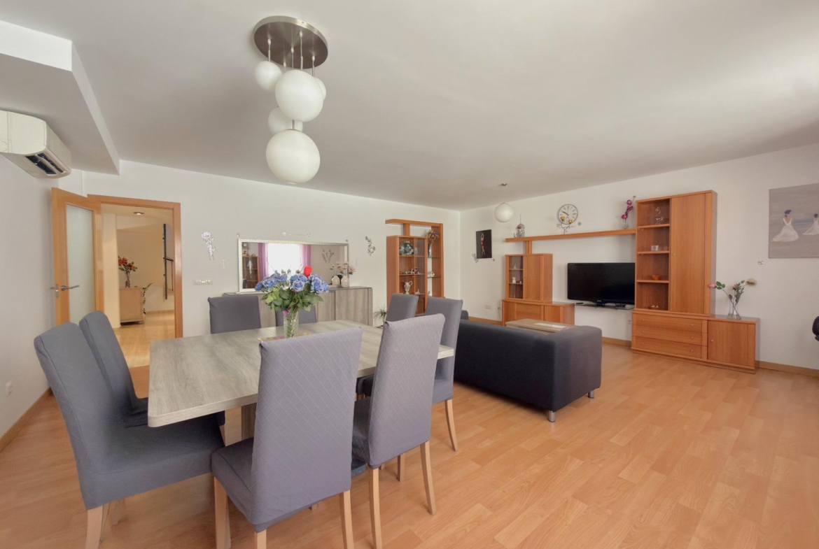 EXCLUSIVO DÚPLEX EN UNA DE LAS MEJORES ZONAS DE GANDÍA CON GARAJE, TRASTERO Y ESPECTACULAR TERRAZA