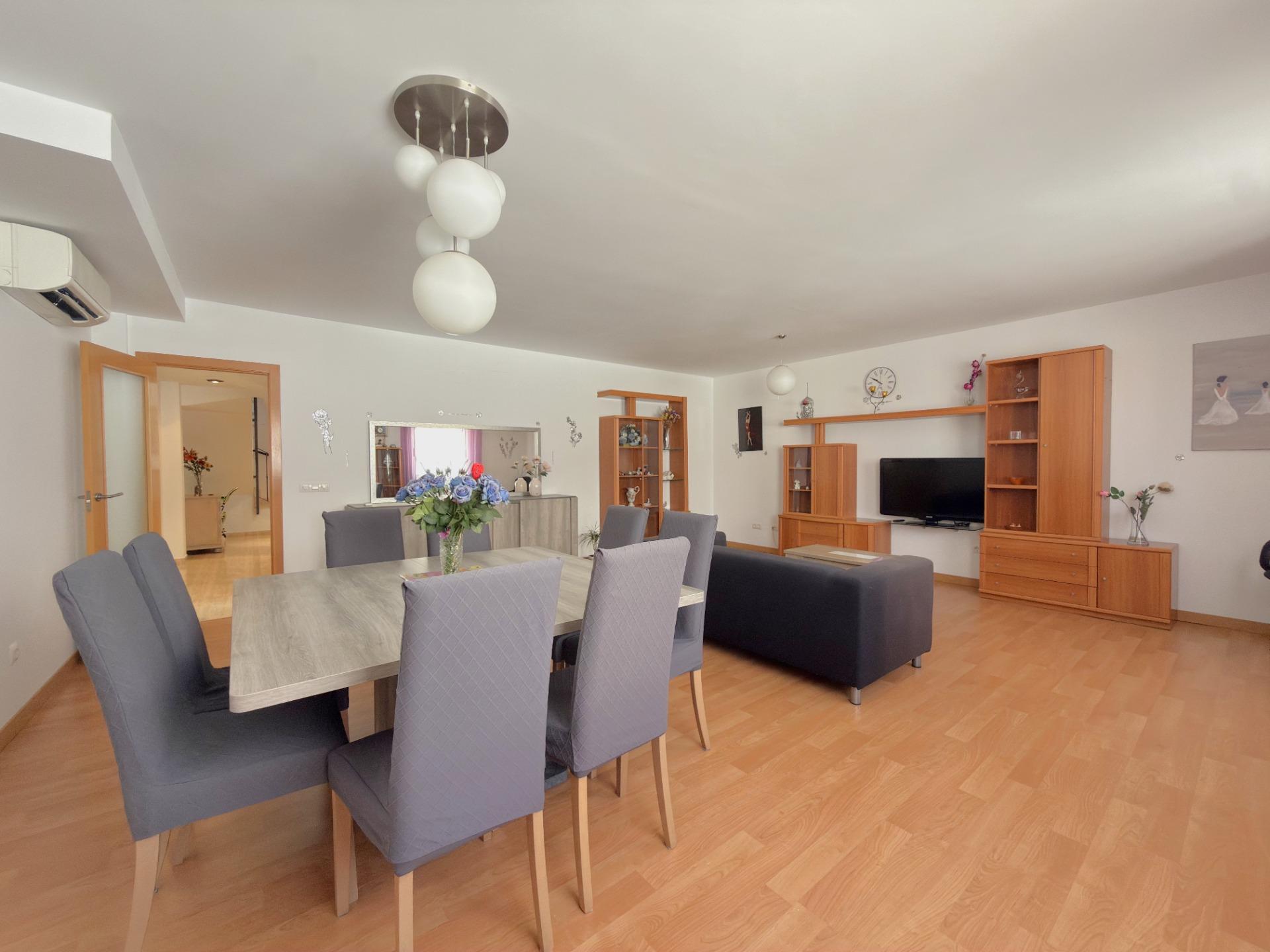 EXCLUSIVO DÚPLEX EN UNA DE LAS MEJORES ZONAS DE GANDÍA CON GARAJE, TRASTERO Y ESPECTACULAR TERRAZA