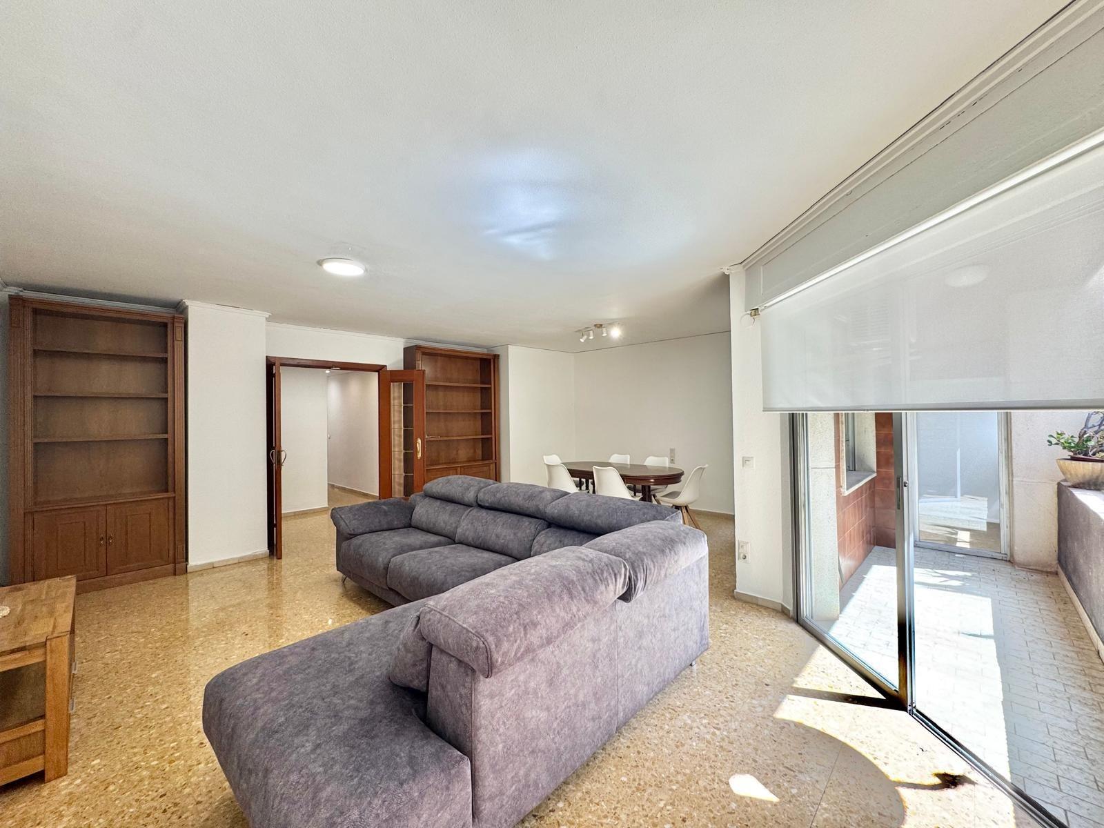 Alquiler en Gandía, zona Paseo Germanías — 950 €/mes