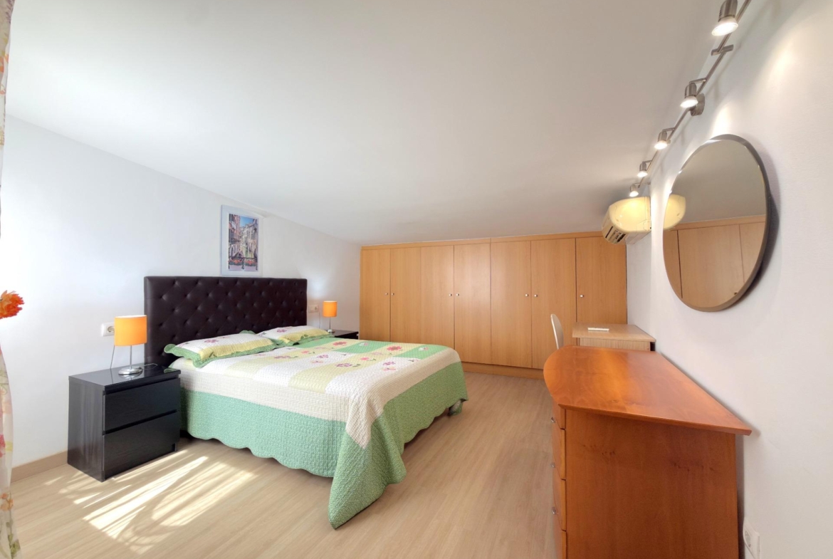 EXCLUSIVO DÚPLEX EN UNA DE LAS MEJORES ZONAS DE GANDÍA CON GARAJE, TRASTERO Y ESPECTACULAR TERRAZA