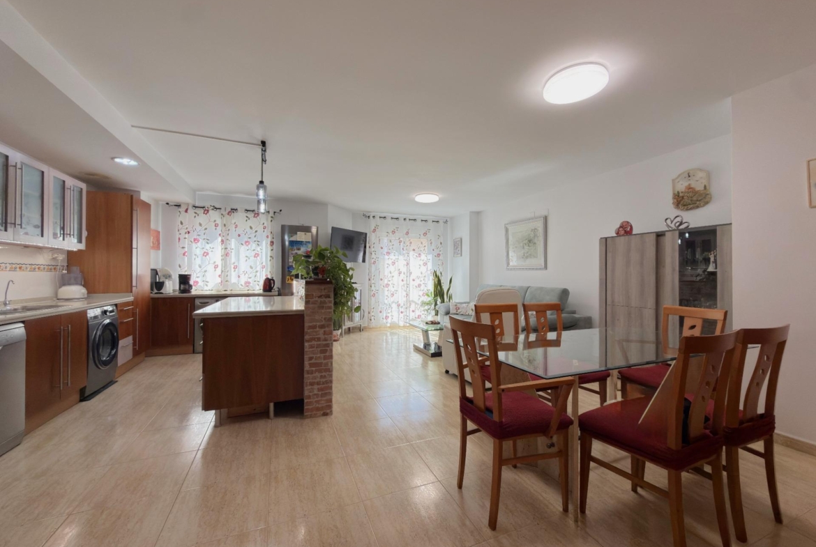 EXCLUSIVO DÚPLEX EN UNA DE LAS MEJORES ZONAS DE GANDÍA CON GARAJE, TRASTERO Y ESPECTACULAR TERRAZA