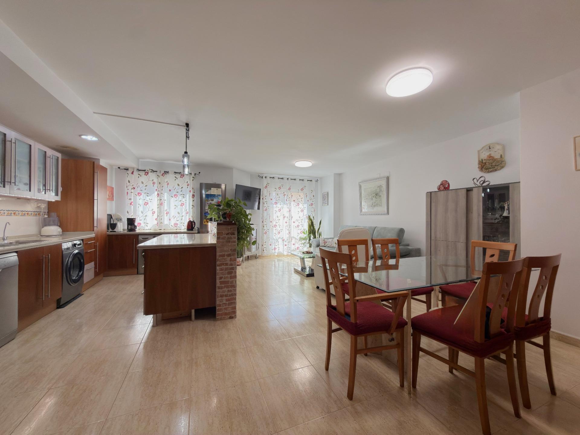 EXCLUSIVO DÚPLEX EN UNA DE LAS MEJORES ZONAS DE GANDÍA CON GARAJE, TRASTERO Y ESPECTACULAR TERRAZA