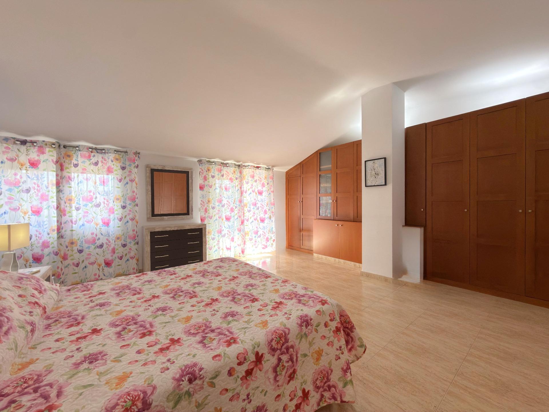 EXCLUSIVO DÚPLEX EN UNA DE LAS MEJORES ZONAS DE GANDÍA CON GARAJE, TRASTERO Y ESPECTACULAR TERRAZA