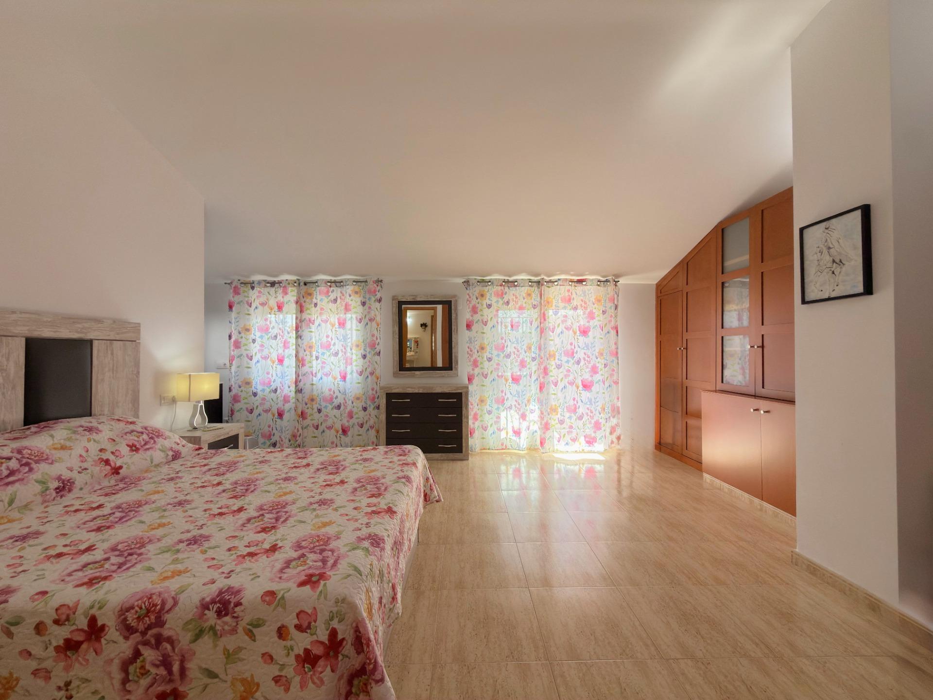 EXCLUSIVO DÚPLEX EN UNA DE LAS MEJORES ZONAS DE GANDÍA CON GARAJE, TRASTERO Y ESPECTACULAR TERRAZA