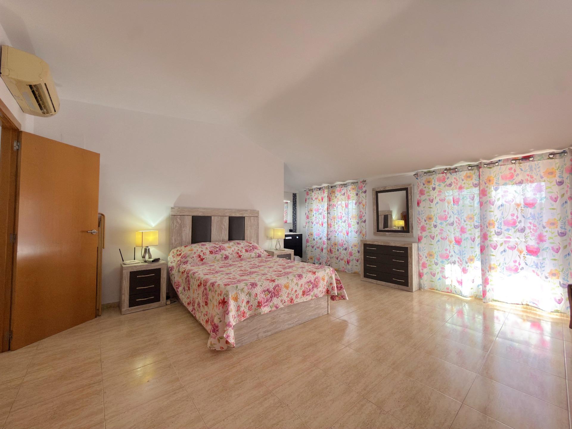 EXCLUSIVO DÚPLEX EN UNA DE LAS MEJORES ZONAS DE GANDÍA CON GARAJE, TRASTERO Y ESPECTACULAR TERRAZA
