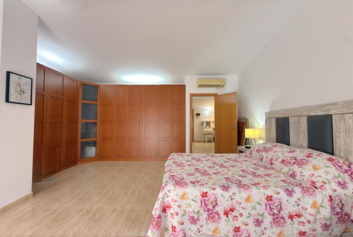 EXCLUSIVO DÚPLEX EN UNA DE LAS MEJORES ZONAS DE GANDÍA CON GARAJE, TRASTERO Y ESPECTACULAR TERRAZA
