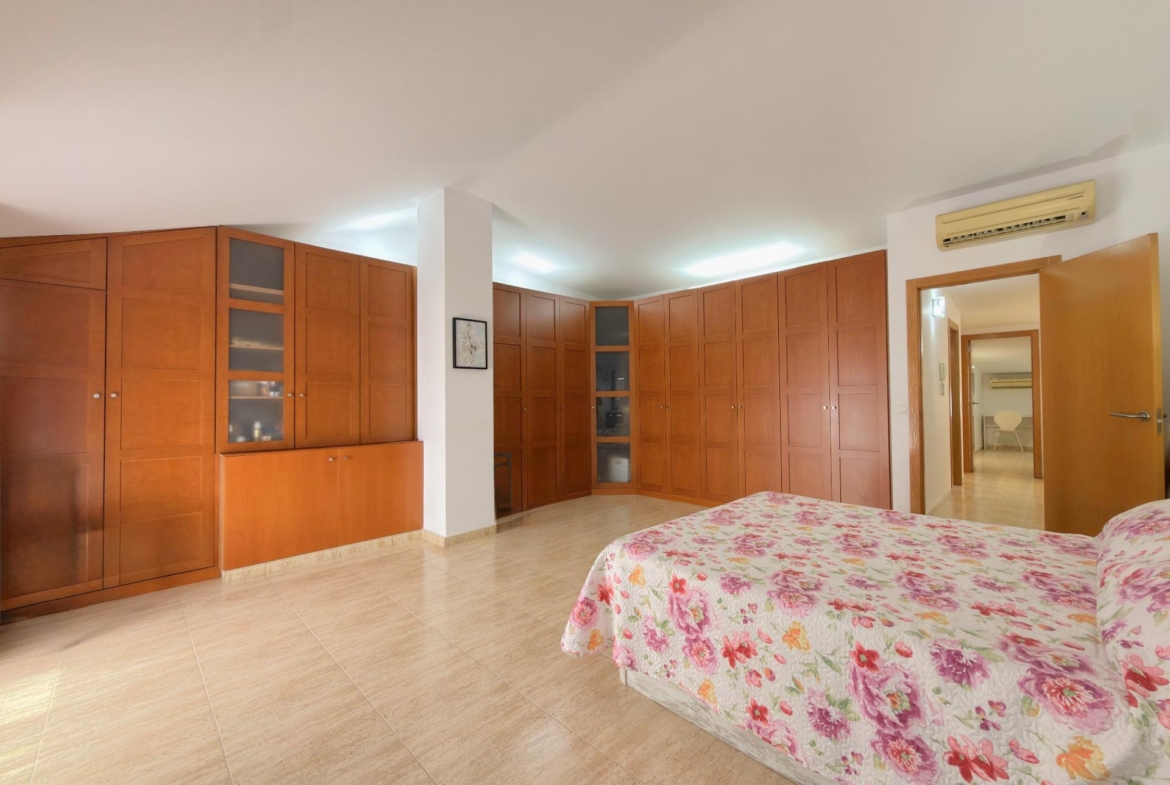 EXCLUSIVO DÚPLEX EN UNA DE LAS MEJORES ZONAS DE GANDÍA CON GARAJE, TRASTERO Y ESPECTACULAR TERRAZA