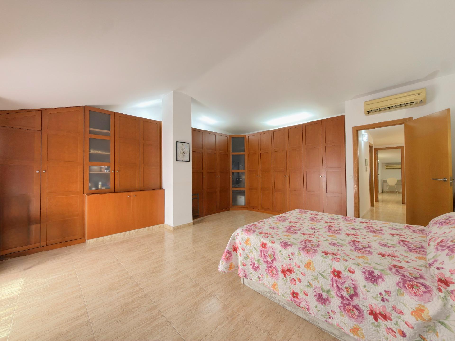 EXCLUSIVO DÚPLEX EN UNA DE LAS MEJORES ZONAS DE GANDÍA CON GARAJE, TRASTERO Y ESPECTACULAR TERRAZA