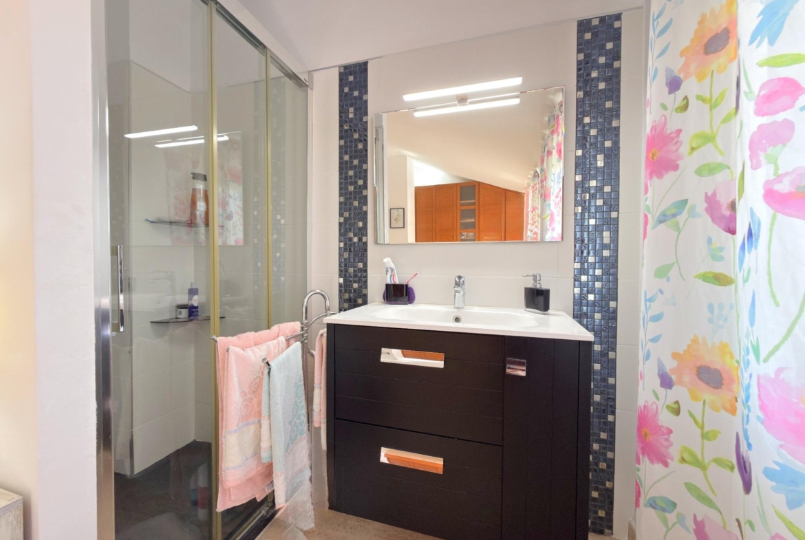 EXCLUSIVO DÚPLEX EN UNA DE LAS MEJORES ZONAS DE GANDÍA CON GARAJE, TRASTERO Y ESPECTACULAR TERRAZA
