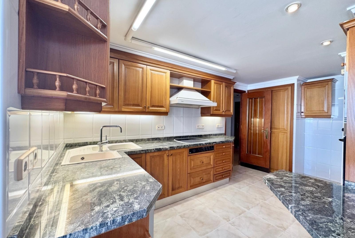 Alquiler en Gandía, zona Paseo Germanías — 950 €/mes