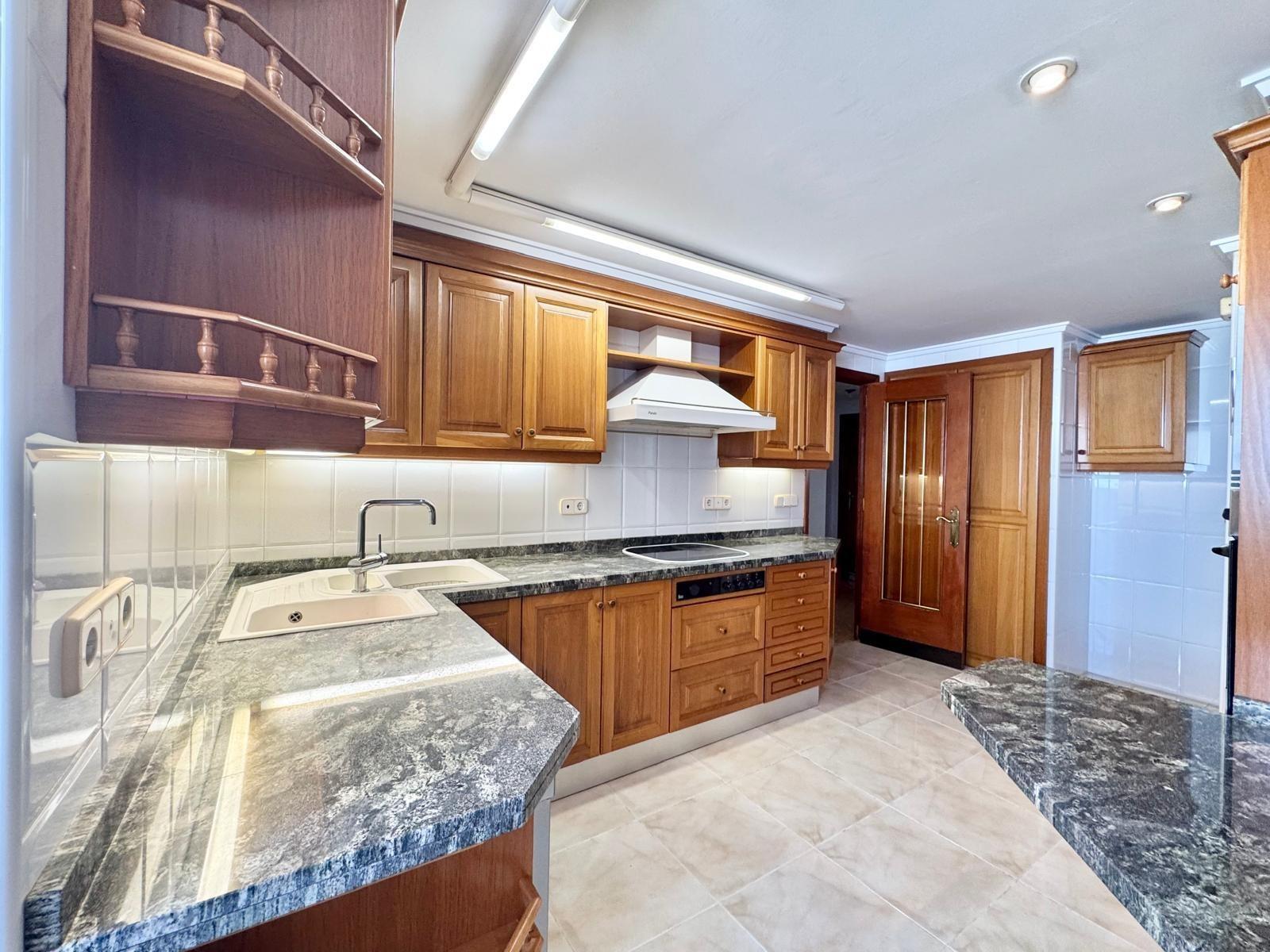 Alquiler en Gandía, zona Paseo Germanías — 950 €/mes