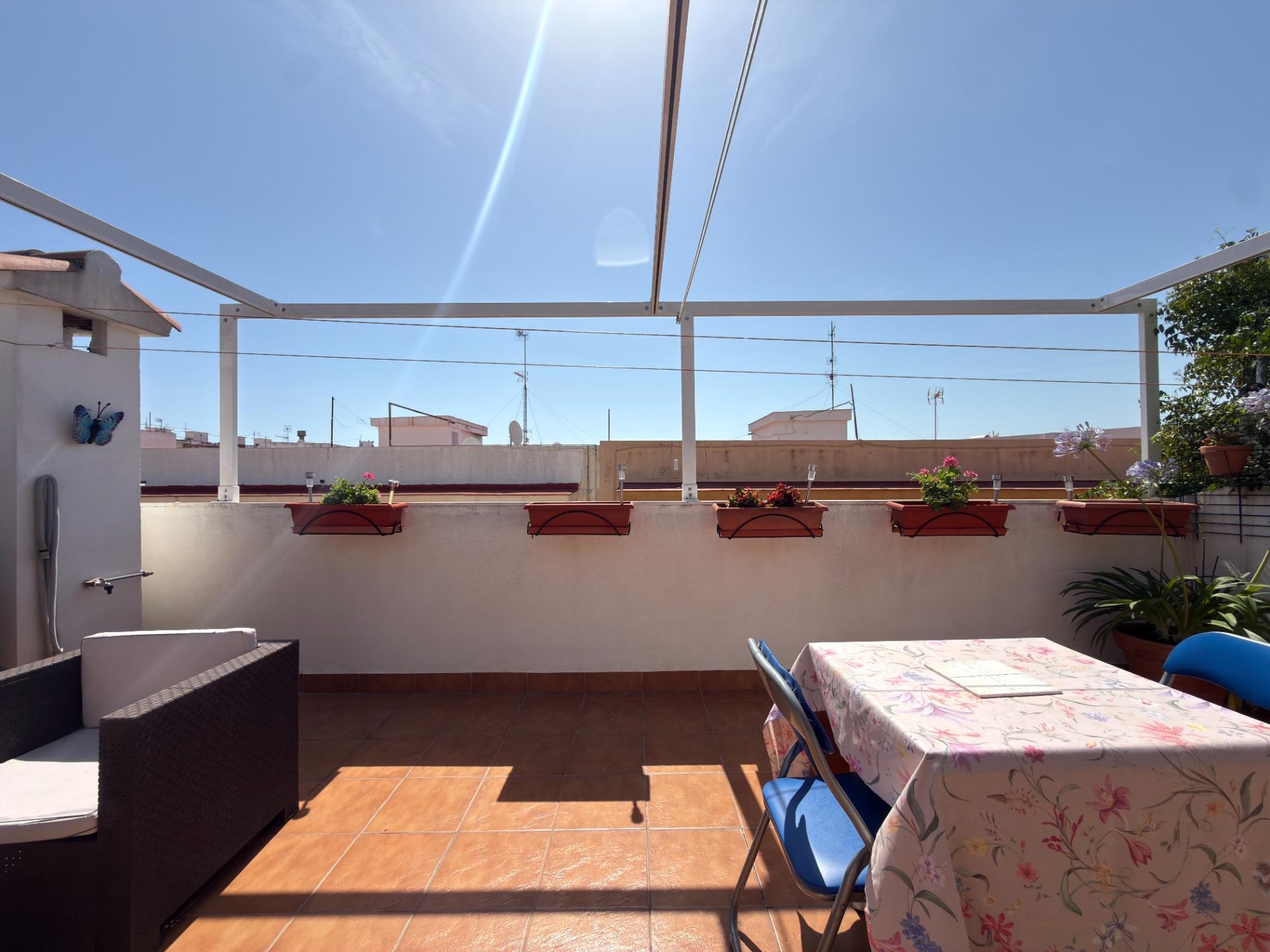 EXCLUSIVO DÚPLEX EN UNA DE LAS MEJORES ZONAS DE GANDÍA CON GARAJE, TRASTERO Y ESPECTACULAR TERRAZA