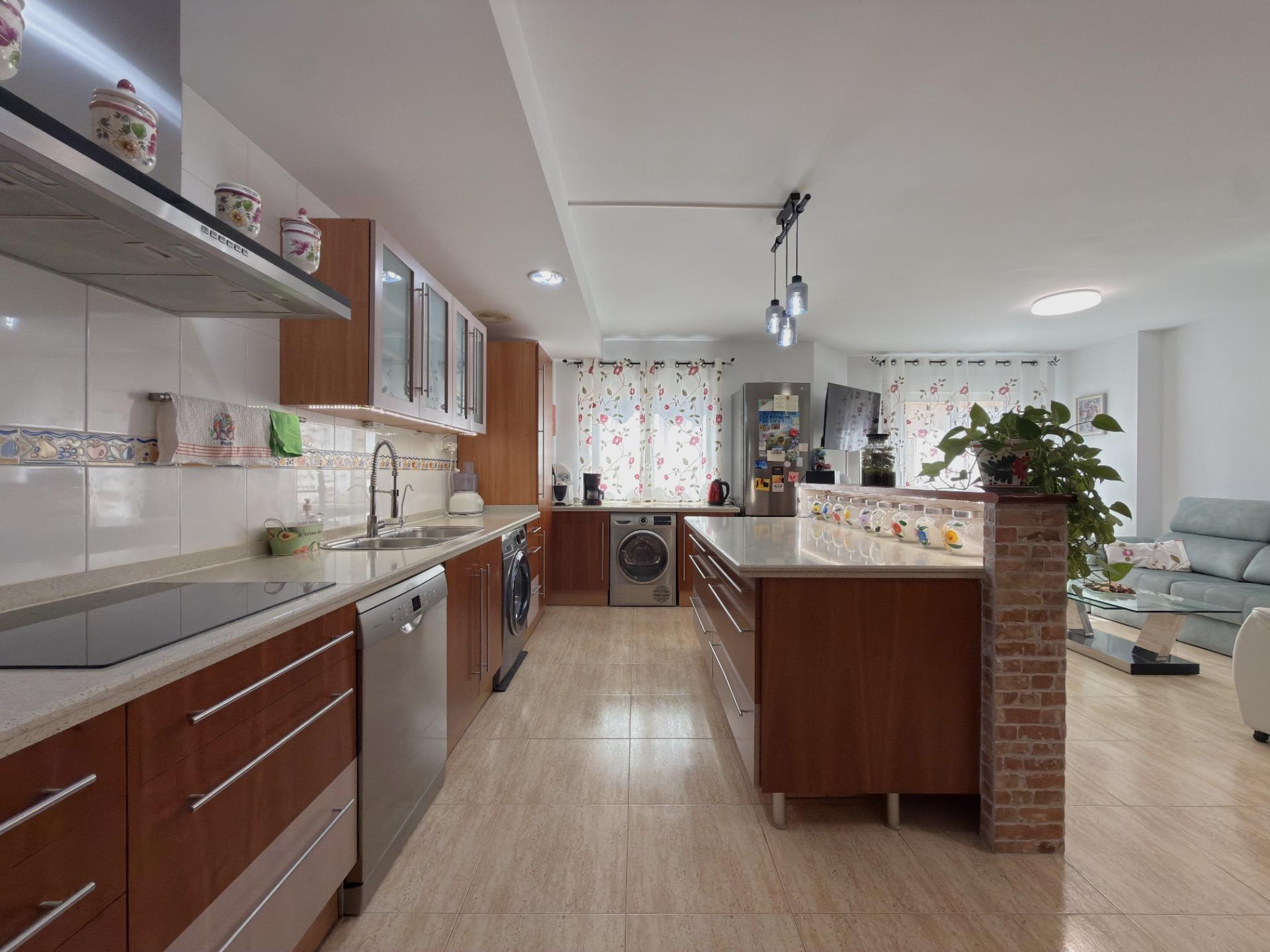 EXCLUSIVO DÚPLEX EN UNA DE LAS MEJORES ZONAS DE GANDÍA CON GARAJE, TRASTERO Y ESPECTACULAR TERRAZA