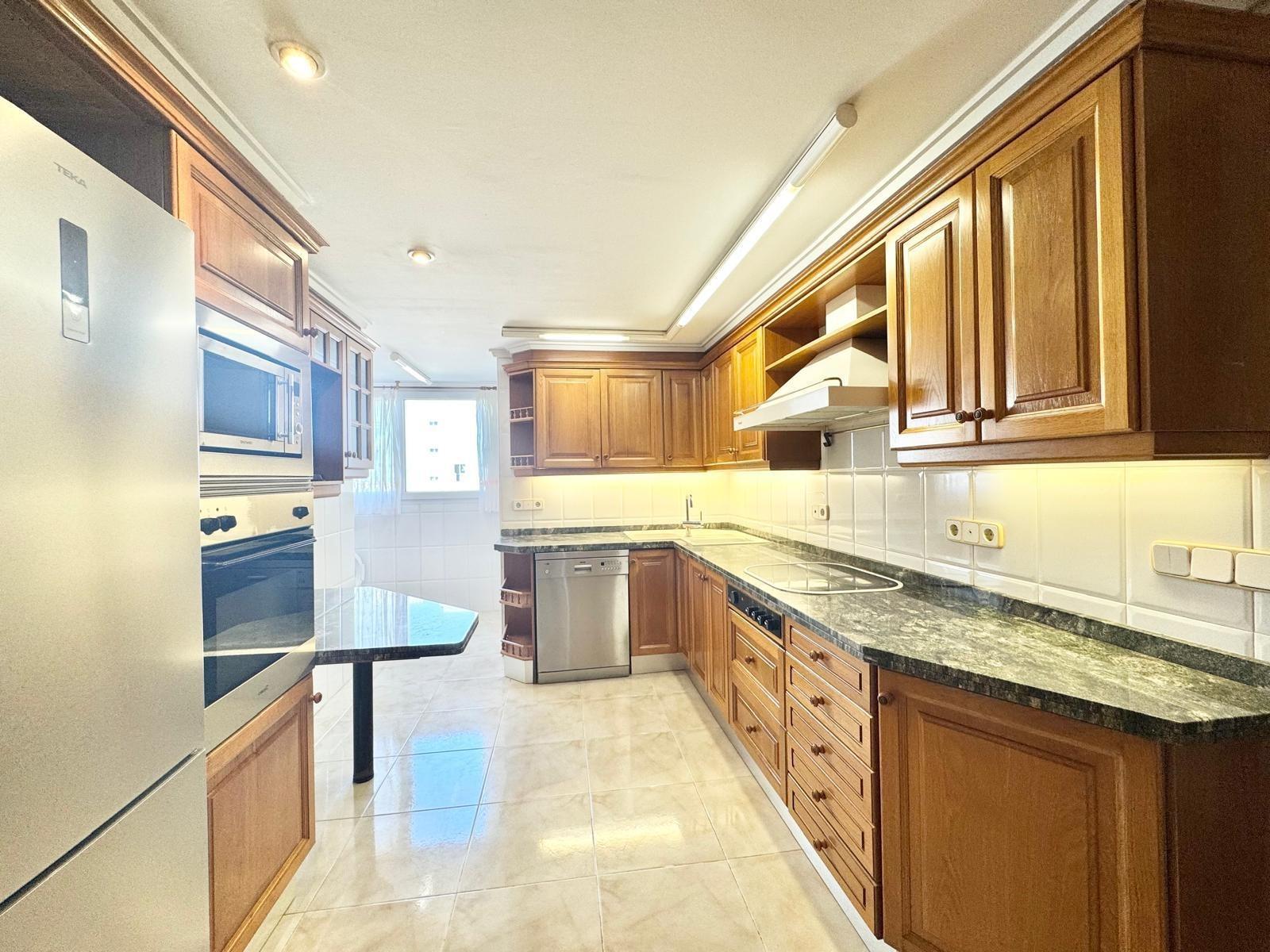 Alquiler en Gandía, zona Paseo Germanías — 950 €/mes