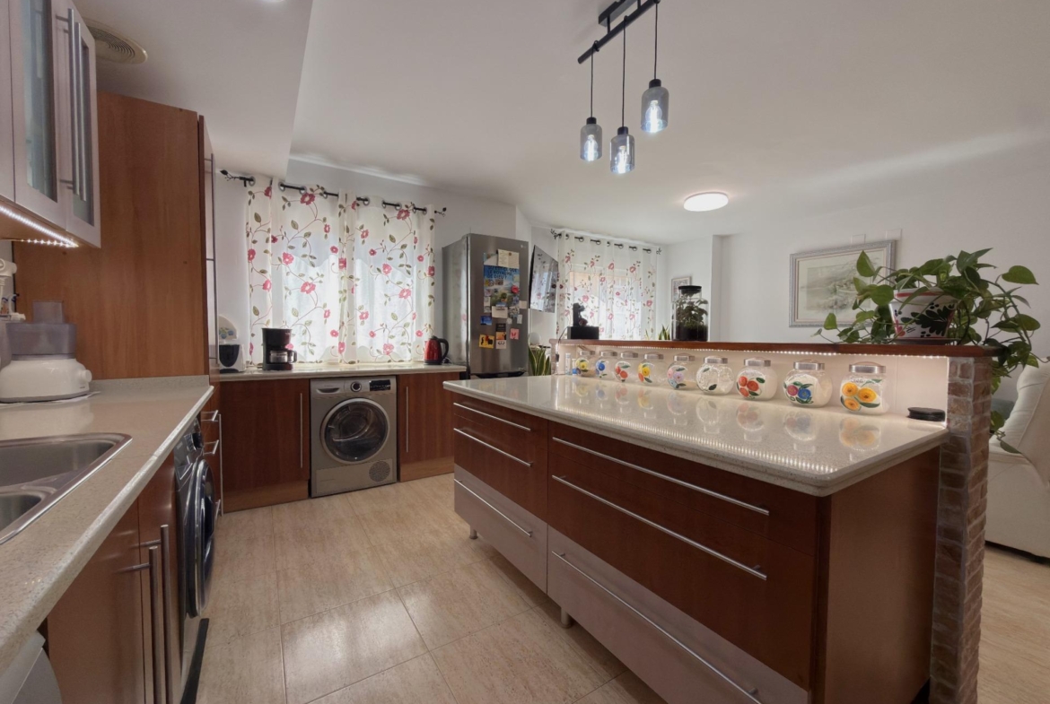 EXCLUSIVO DÚPLEX EN UNA DE LAS MEJORES ZONAS DE GANDÍA CON GARAJE, TRASTERO Y ESPECTACULAR TERRAZA
