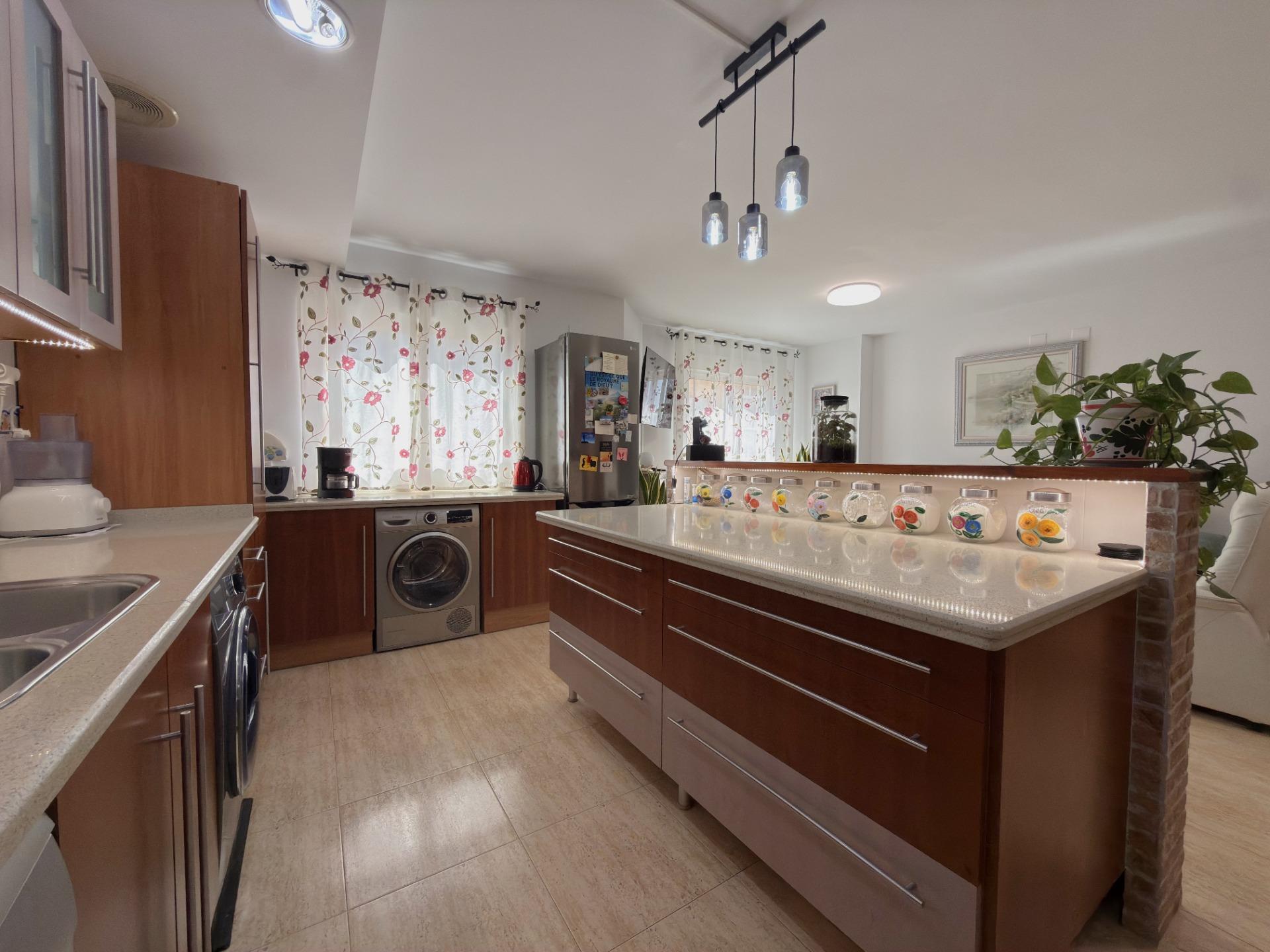EXCLUSIVO DÚPLEX EN UNA DE LAS MEJORES ZONAS DE GANDÍA CON GARAJE, TRASTERO Y ESPECTACULAR TERRAZA