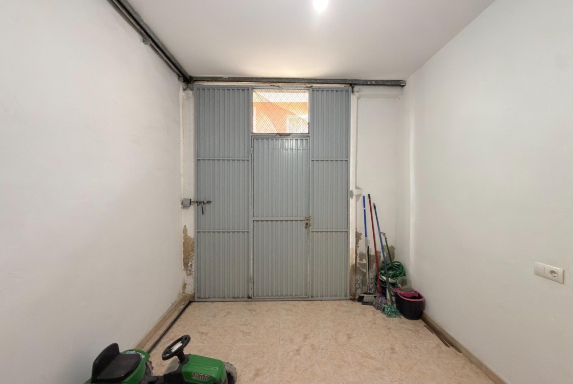 Casa reformada con gran patio y dos plantas diáfanas en Benicolet
