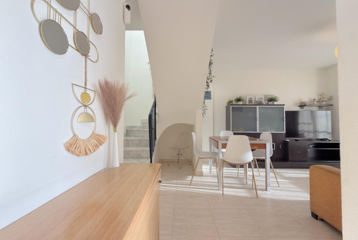 Dúplex en la playa de Gandía con terraza privada, garaje y licencia turística