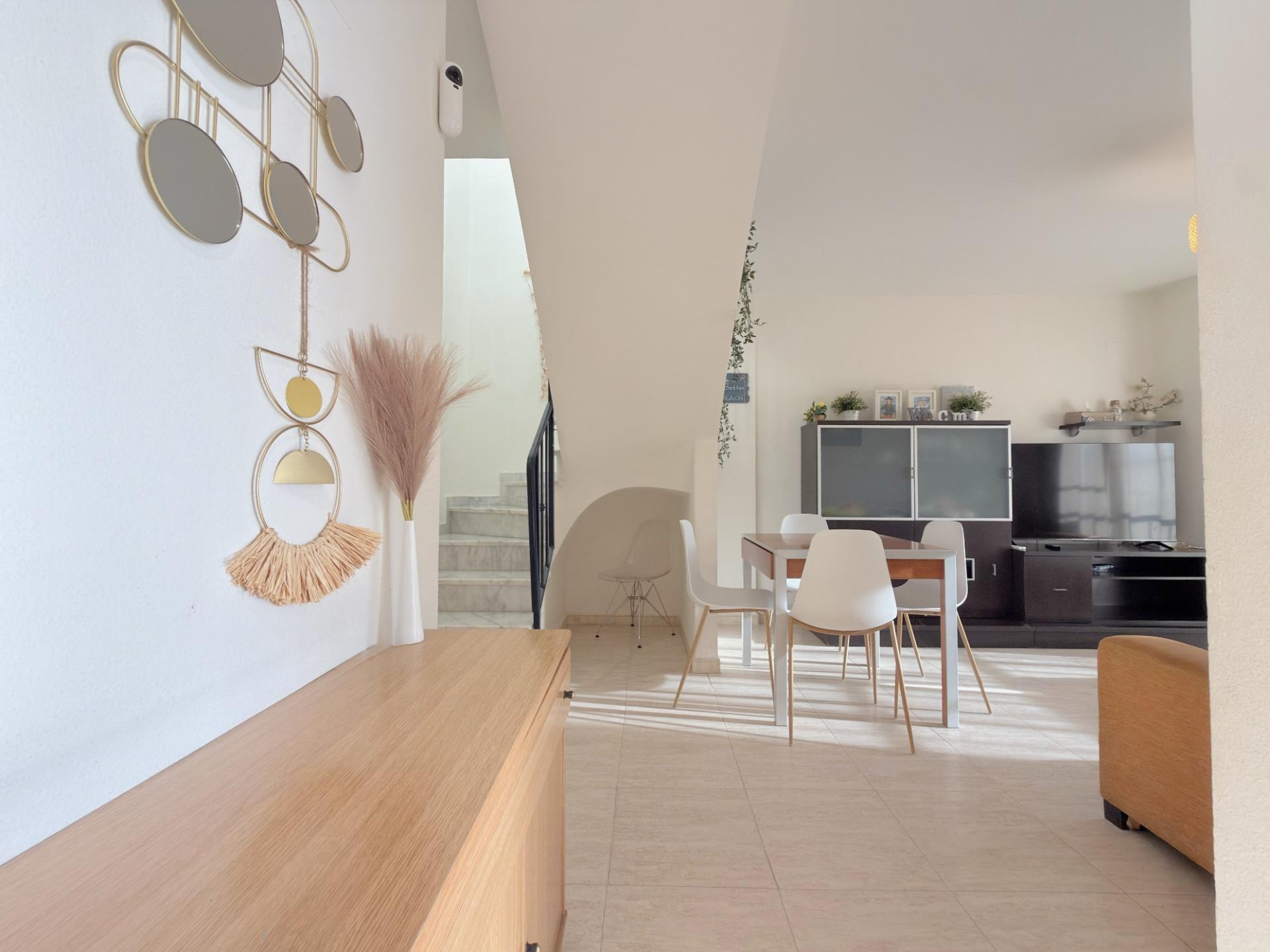 Dúplex en la playa de Gandía con terraza privada, garaje y licencia turística