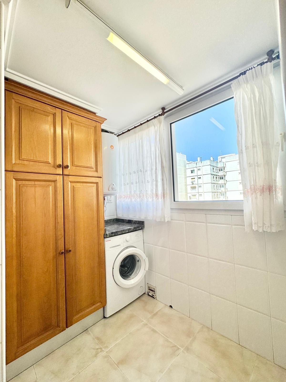 Alquiler en Gandía, zona Paseo Germanías — 950 €/mes